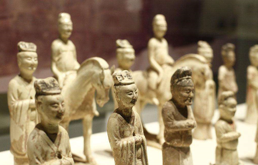 拉曼在文物研究領(lǐng)域中（瓷器、文物、考古、寶石）的應(yīng)用潛力